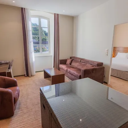 Appartement Awesome In Saint-Affrique